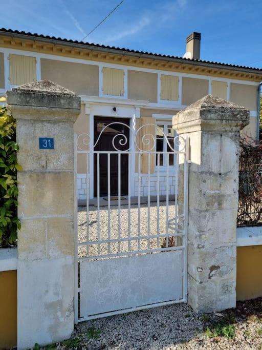 Villa Chez Lou Saint-Fort-sur-Gironde Exterior foto